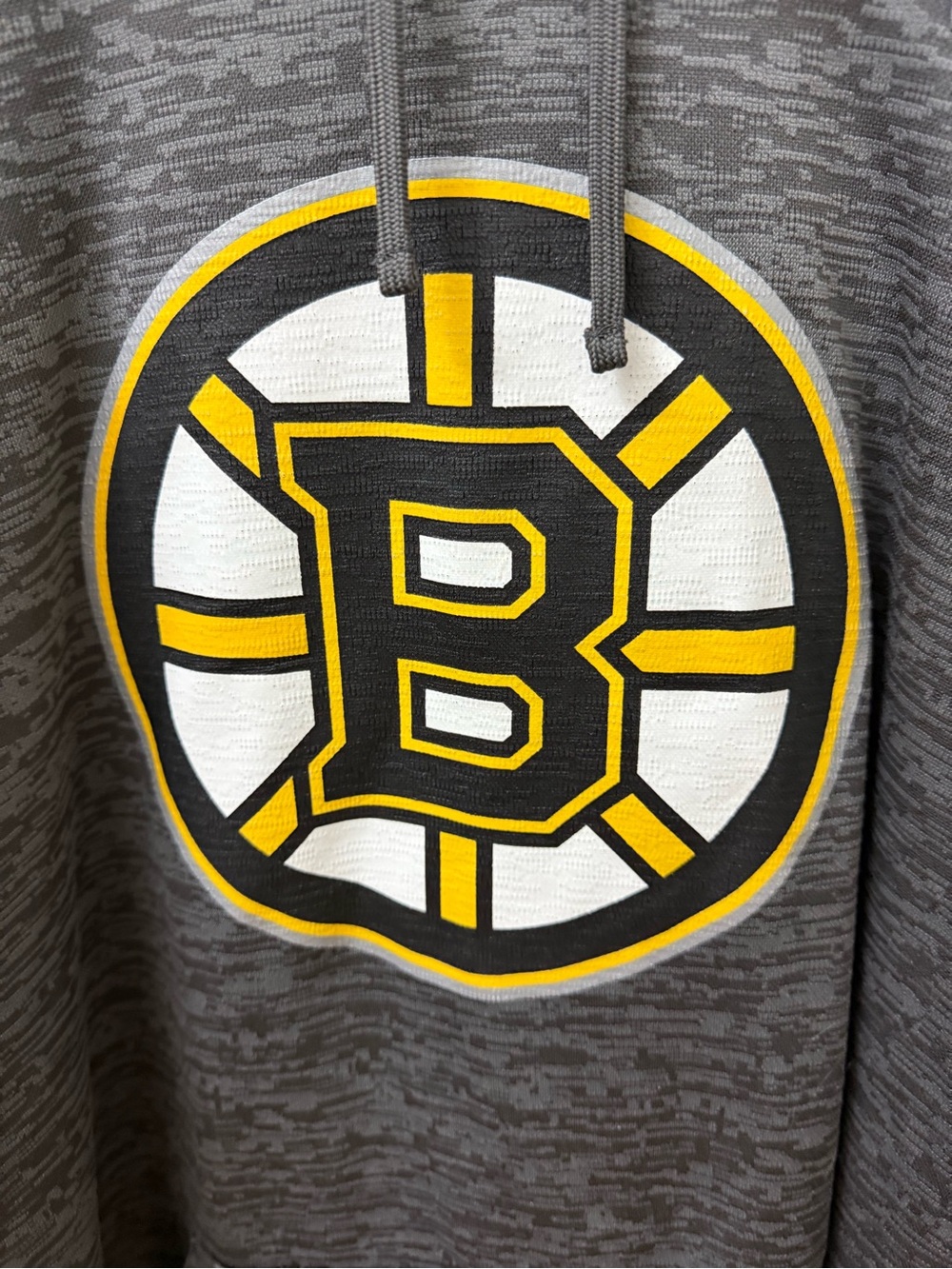 Boston Bruins Gray Pullover Hoodie with Yellow Logo - Picture 4 of 7